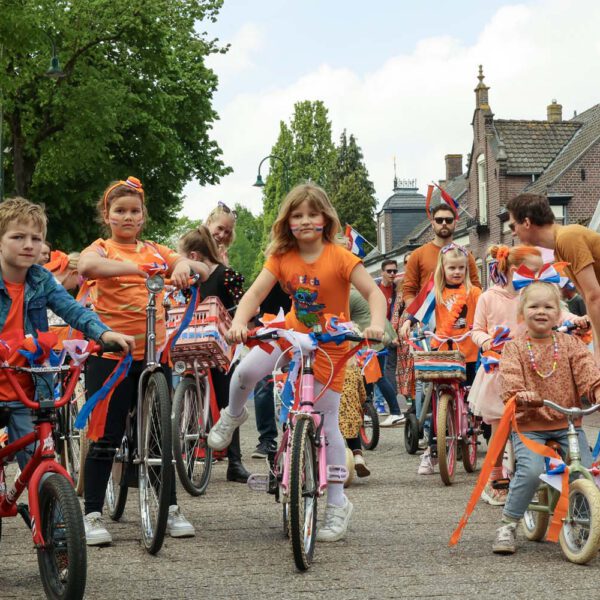 Feestelijke Koningsdag in Aarle-Rixtel